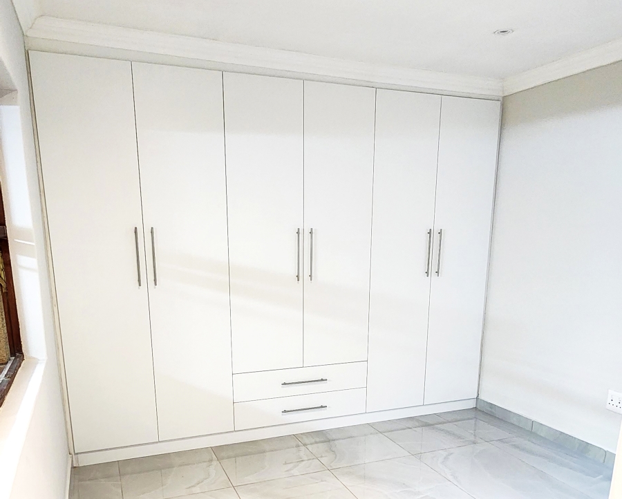 5 Bedroom Property for Sale in Vredekloof Western Cape